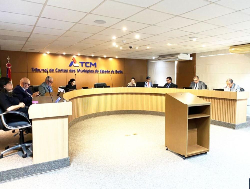 TCM aponta indícios de irregularidades na folha de pagamento da Prefeitura, Câmara e órgãos municipais