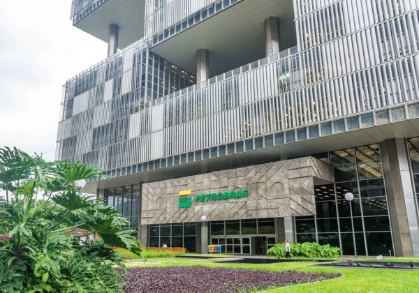 Além de anunciar novo concurso, Petrobras convocará 2 mil aprovados em cadastro de reserva