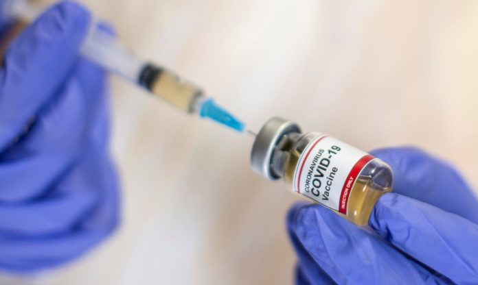 Vacina da Pfizer se torna a 1ª a ter uso aprovado pela OMS