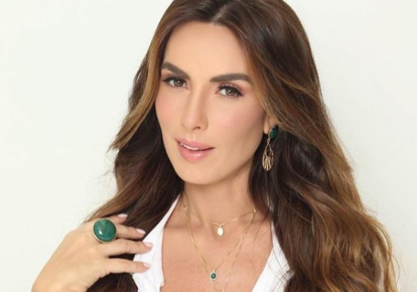 Nicole Bahls batiza vaca com nome da cantora Anitta