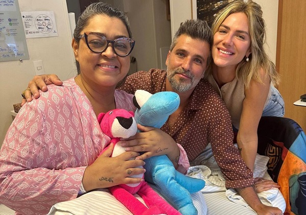 Internada, Preta Gil recebe visita de Bruno Gagliasso e Giovanna Ewbank