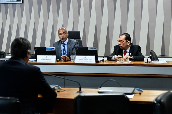 Comissão de Esporte debate políticas para combater racismo no futebol