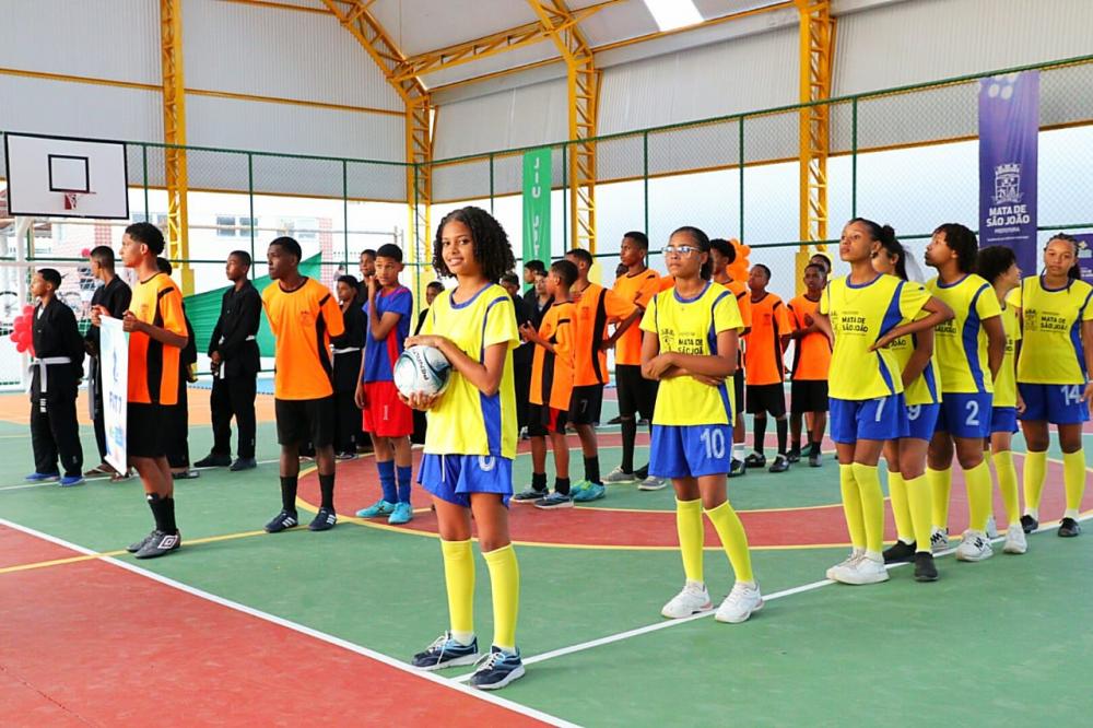 Prefeitura de Mata de São João inaugura quadra coberta na Escola Municipal Prof. Nadir Ribeiro no Bairro Bom Jesus