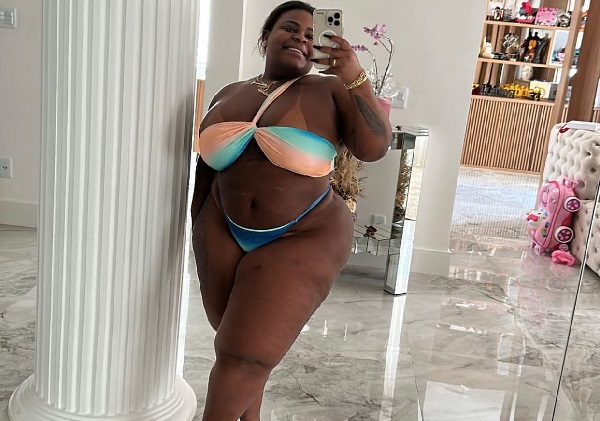 Jojo Todynho se exibe de biquíni após bariátrica e web reage: ‘perfeita’