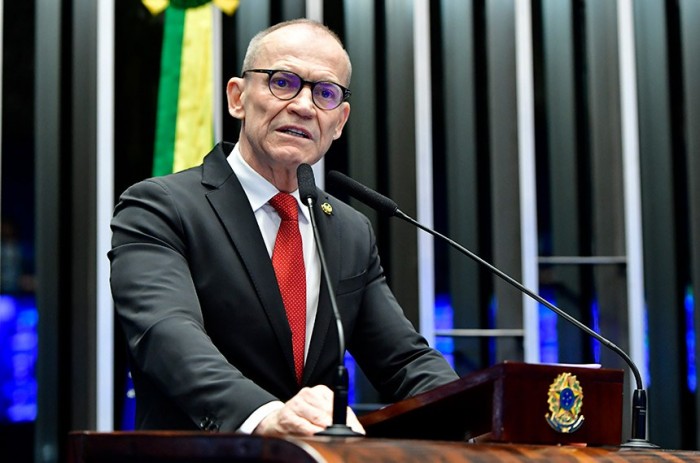 Fabiano Contarato apoia criação do Dia de Luta pela Democracia Brasileira