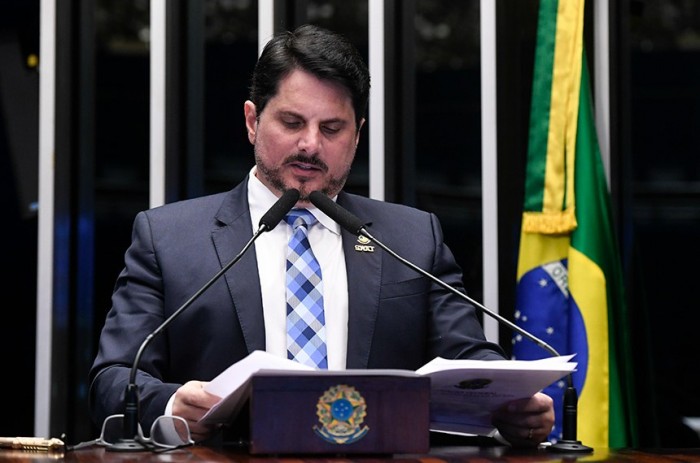 Marcos do Val critica presença de Alexandre de Moraes no Congresso