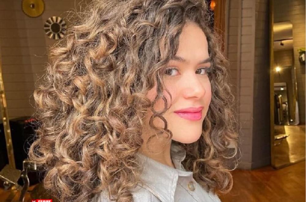 Maisa sai da casa dos pais e mostra tour pelo primeiro apartamento
