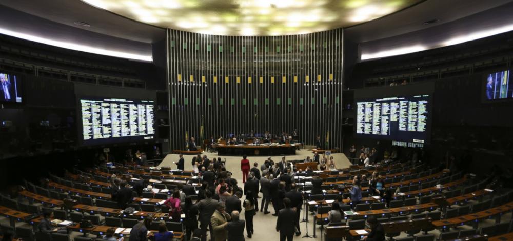 Comissão do Congresso aprova proposta que aumenta fundo eleitoral para até R$ 5 bilhões