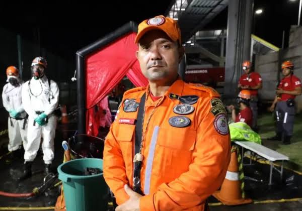 Bombeiros e agentes do Bope participam de simulado com explosivos no metrô