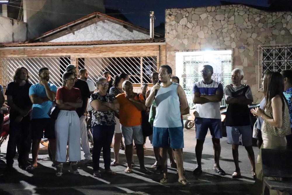 Moradores acompanham e opinam sobre projeto de requalificação da Praça da Paquera