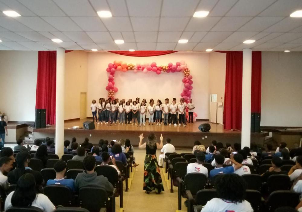 A|unos da rede estadual competem com projetos artísticos com unidades da RMS