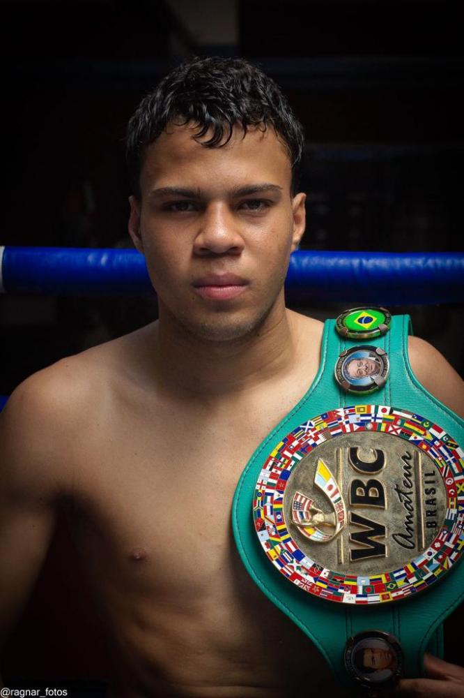 Ricardinho vence e avança no 2º campeonato latino americano de boxe