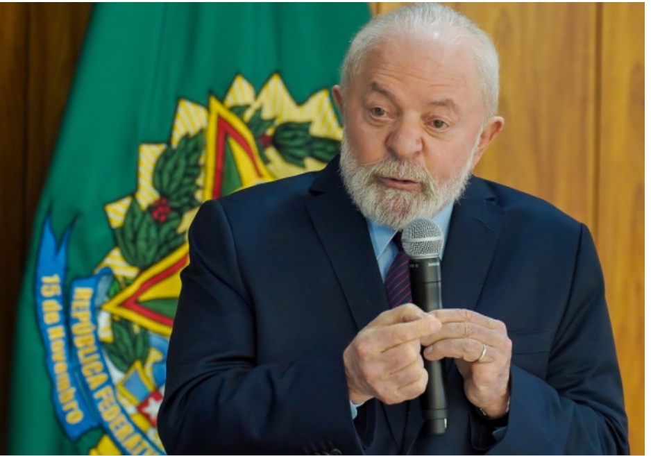 Lula é aprovado por 38% da população e reprovado por 30%, aponta Datafolha