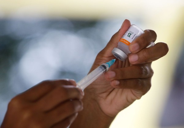 Estudo aponta que CoronaVac pode criar anticorpos em crianças e adolescentes