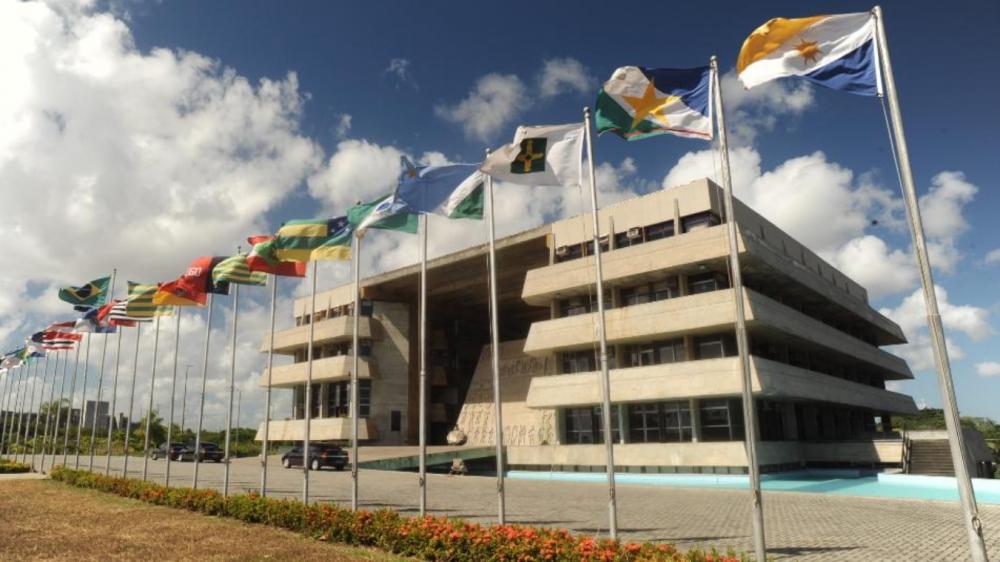 Assembleia sedia ato em defesa da democracia um ano após os ataques de 8 de janeiro