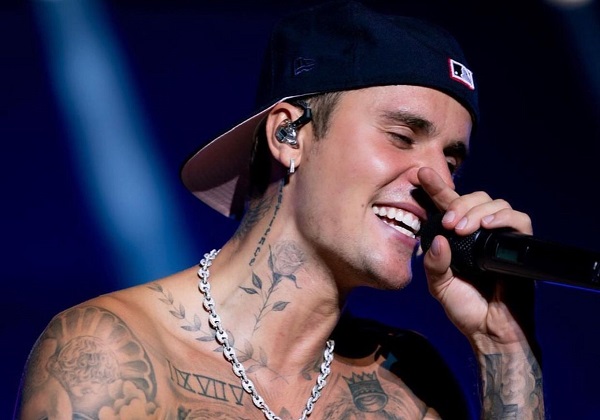 Mais de um ano afastado dos palcos, Justin Bieber retorna com shows: ‘talvez voltemos’