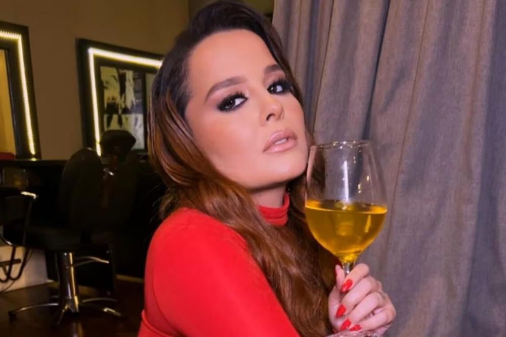 Maiara rebate críticas por beber em shows: 