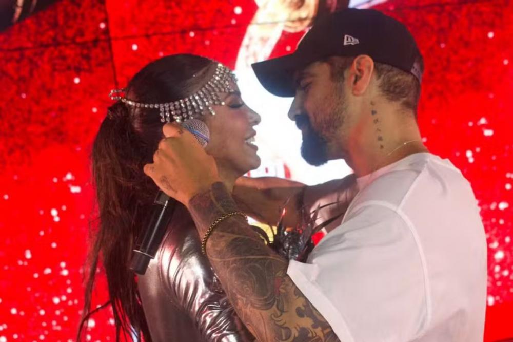Após beijão no Carnaval, Alinne Rosa e Caio Castro curtem viagem juntos