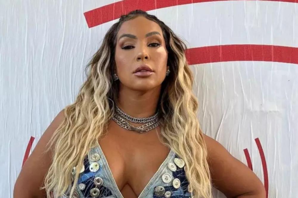 Valesca Popozuda interrompe show por causa de incêndio em boate