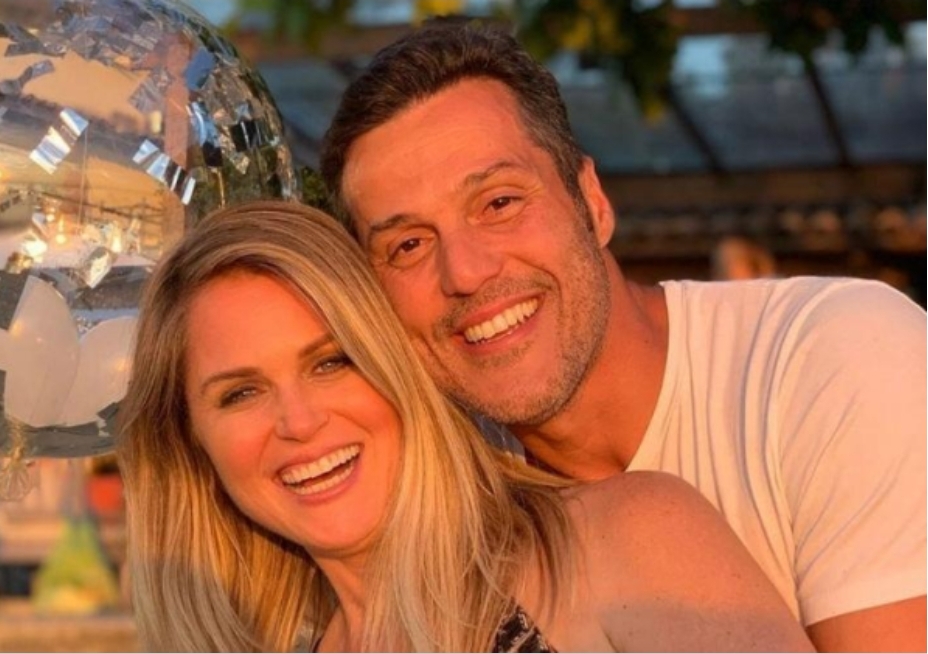 Susana beija aliança e fortalece rumores de reconciliação com Julio Cesar: Focada na família