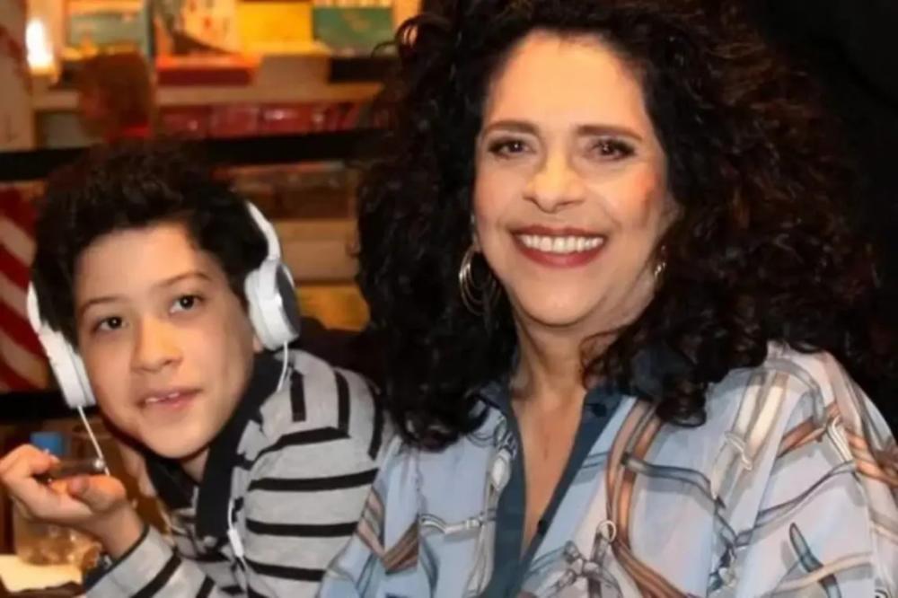 Filho de Gal Costa pede que corpo da cantora seja exumado para investigação