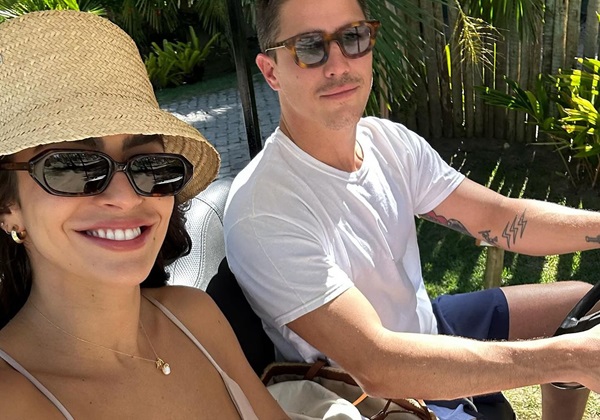 Mari Saad e Romulo Arantes vão se casar em resort de luxo no sul da Bahia