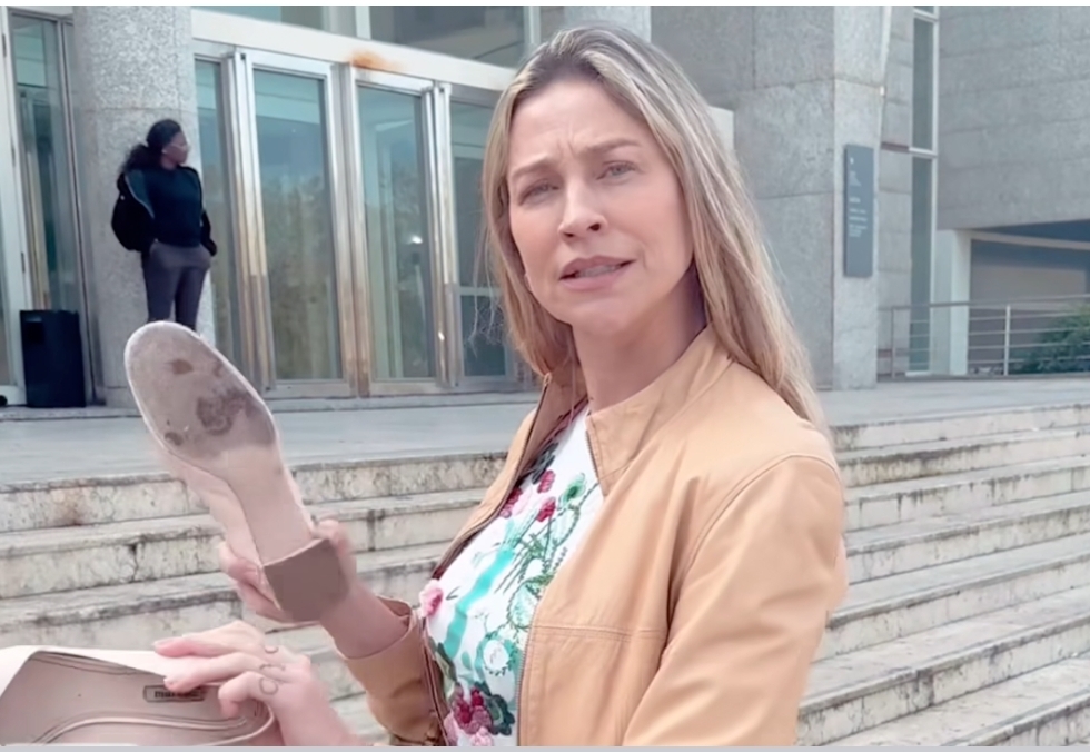 Luana Piovani fica descalça e bate sapatos em protesto após audiência com Pedro Scooby