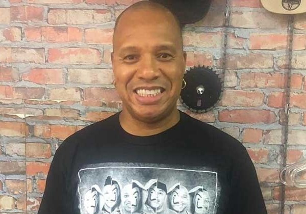 Vocalista do Molejo recebe alta após realizar procedimento para tratar câncer