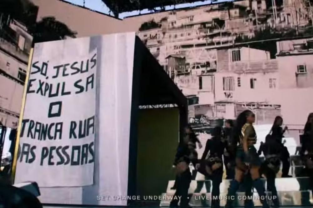 Ludmilla é acusada de intolerância religiosa após exibir mensagem em show nos EUA