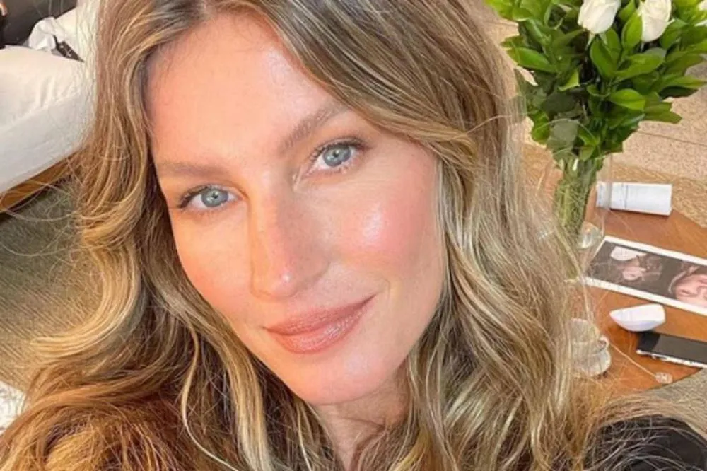 Gisele Bundchen chora após ser perseguida por paparazzi