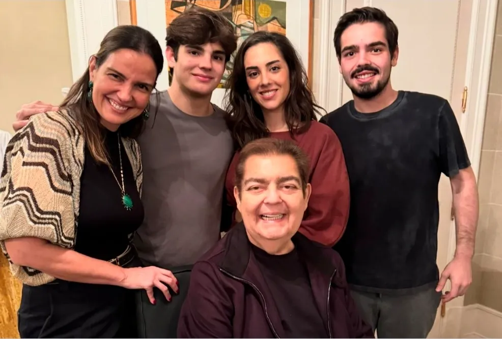 Faustão comemora aniversário de 16 anos do filho caçula