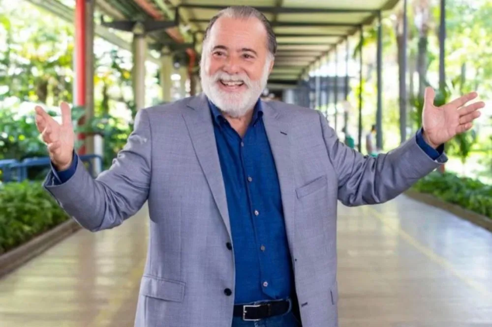 Após duas cirurgias no cérebro, Tony Ramos recebe alta hospitalar