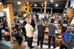 Comunidade do Diogo celebra conquista de campo de grama sintética e revitalização do entorno da escola