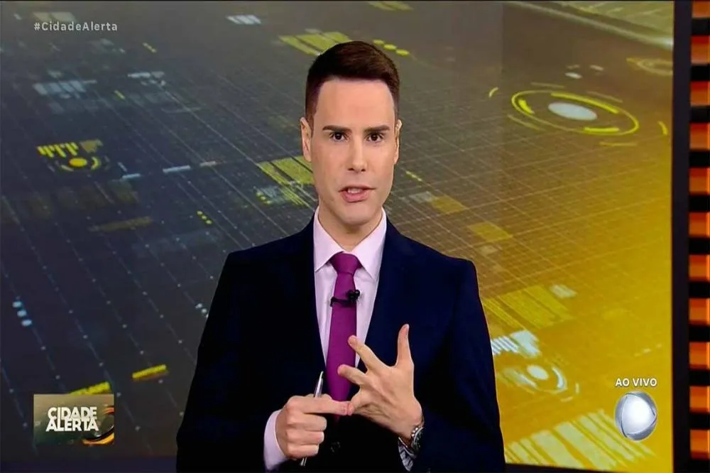 Luiz Bacci abandona programa ao vivo às pressas após tragédia famíliar