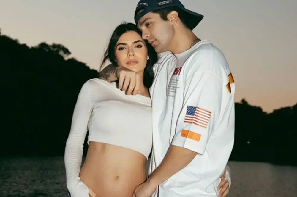 Luan Santana e Jade Magalhães anunciam gravidez