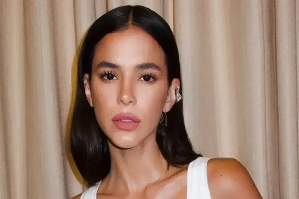 Bruna Marquezine festeja seu aniversário com crianças refugiadas