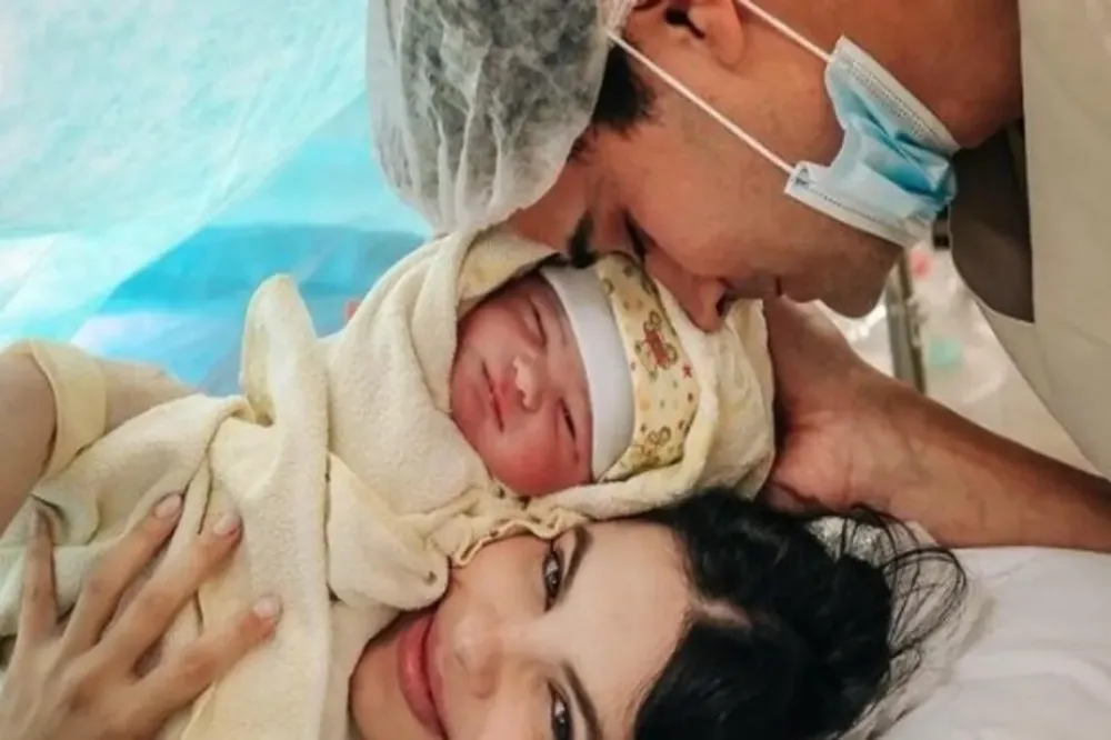 Sthefany Brito celebra nascimento de seu segundo filho, Vicenzo