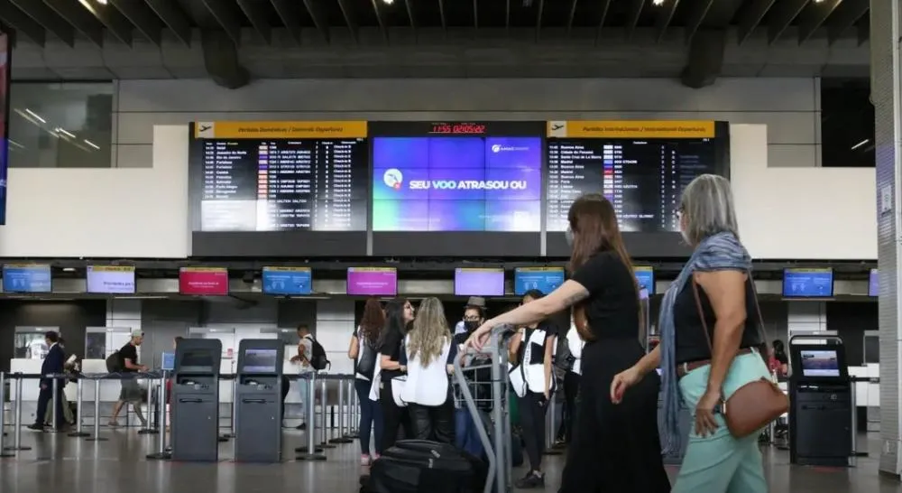 Programa Voa Brasil vende 10 mil passagens a R$ 200 em dois meses