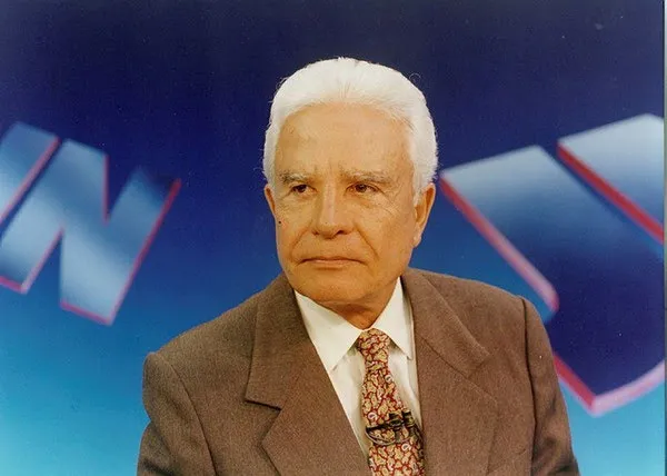 Morre Cid Moreira