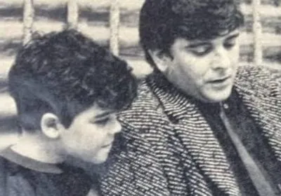 Irmã de João Rebello faz homenagem ao ator e resgata foto antiga com tio Jorge Fernando
