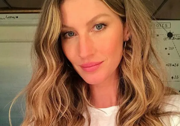 Gisele Bündchen planeja parto em casa para o terceiro filho, diz site