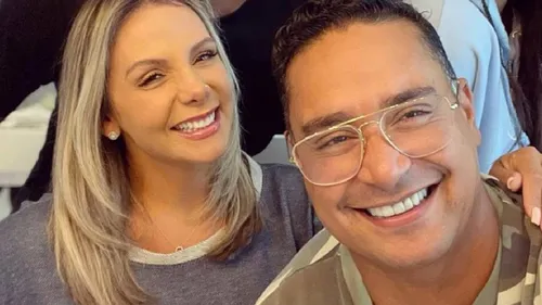 Avião de 2 andares: Xanddy e Carla Perez viajam em aeronave luxuosa