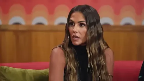 Deborah Secco vai apresentar reality sobre poliamor