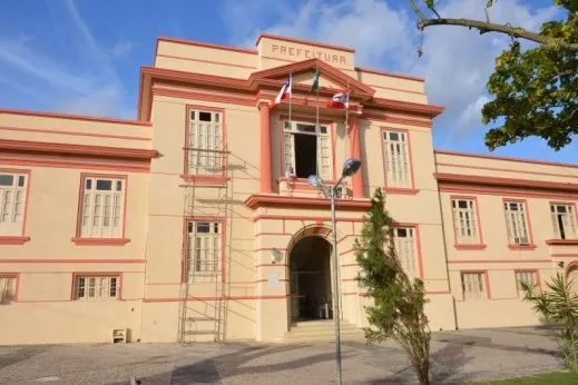 Alagoinhas começará 2025 pagando mais a prefeito, vice, secretários municipais e vereadores