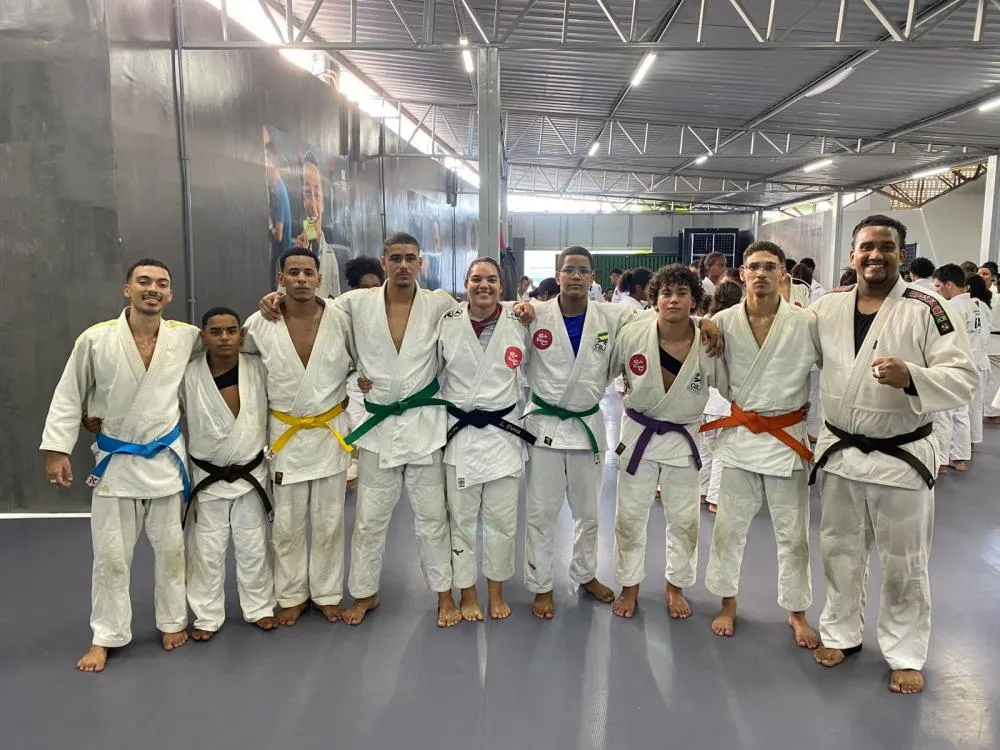 Judocas matenses participam de treinamento com gigantes do judô nacional