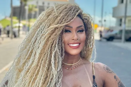 Rosiane Pinheiro detona ex em desabafo: “Roubou todo o meu dinheiro”