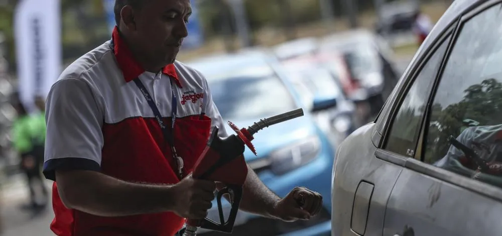 Gasolina terá aumento de R$ 0,10 a partir de fevereiro com reajuste do ICMS 