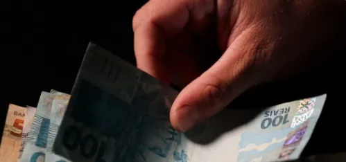 Brasileiros já pagaram R$ 500 bi em impostos em apenas 40 dias de 2025