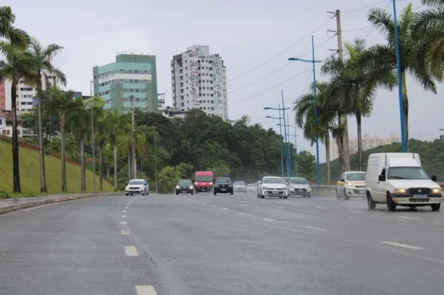 Proprietários de veículos com placas de finais 1 e 2 têm desconto de 8% no IPVA