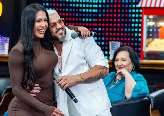 Namorada de Belo reage após climão com Gracyanne na TV: “Me afastando”